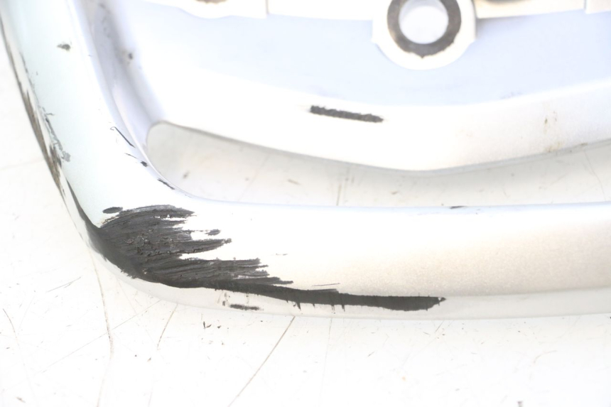 photo de POIGNEE ARRIERE SUZUKI GSR 600 (2005 - 2012) - État de surface