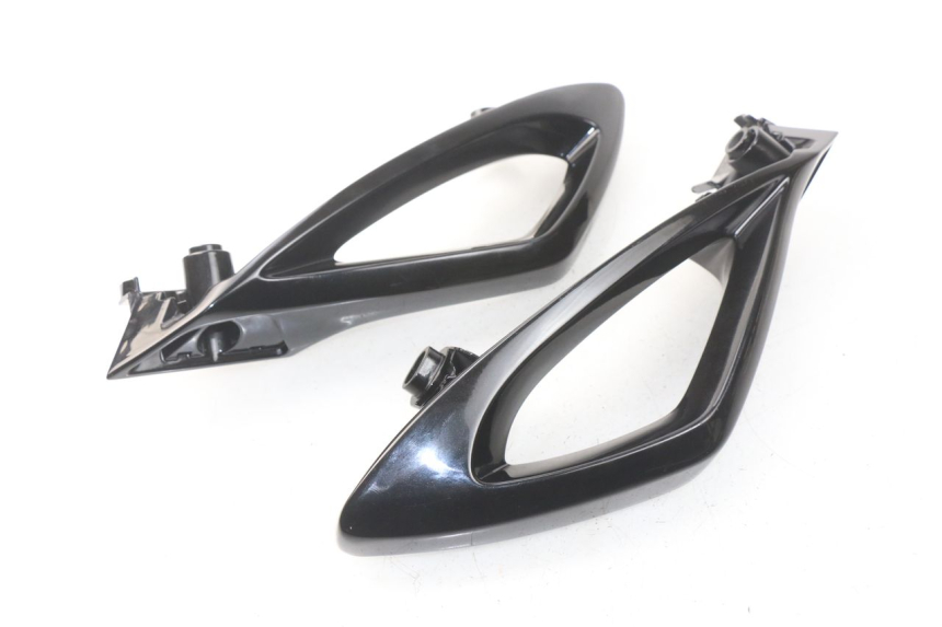 photo de POIGNEE ARRIERE PEUGEOT METROPOLIS 400 (2017 - 2020) - Détail de la pièce