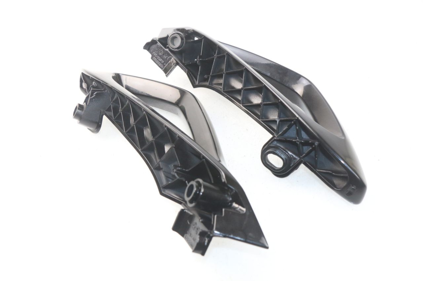 photo de POIGNEE ARRIERE PEUGEOT METROPOLIS 400 (2017 - 2020) - Zoom état d’usage