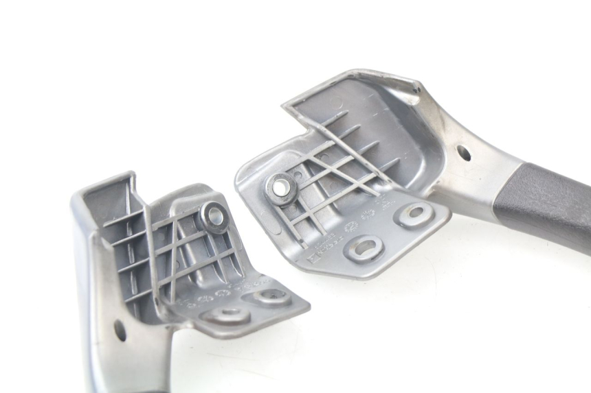 photo de POIGNEE ARRIERE PIAGGIO MP3 125 (2006 - 2014)