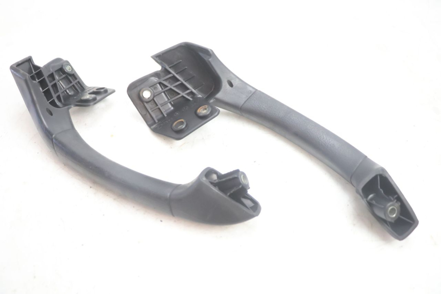photo de POIGNEE ARRIERE PIAGGIO MP3 500 (2011 - 2015) - Points de fixation