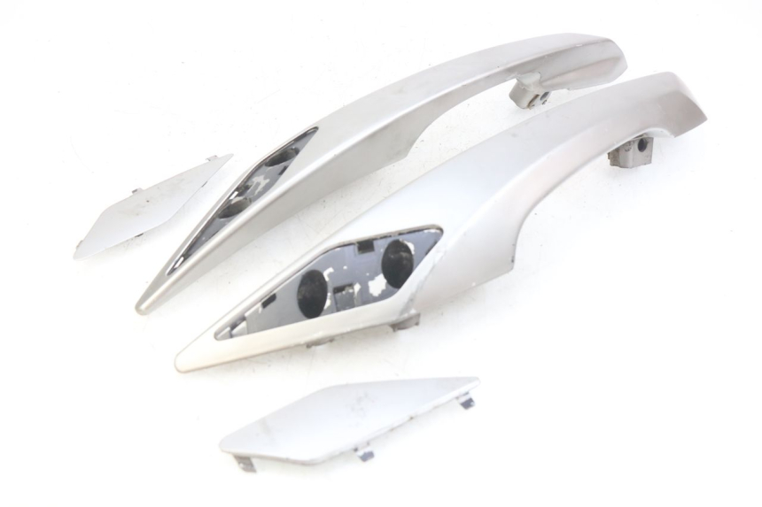 photo de POIGNEE ARRIERE PEUGEOT SATELIS 125 (2010 - 2012)