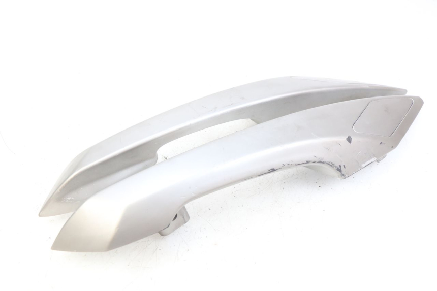 photo de POIGNEE ARRIERE PEUGEOT SATELIS 125 (2010 - 2012)