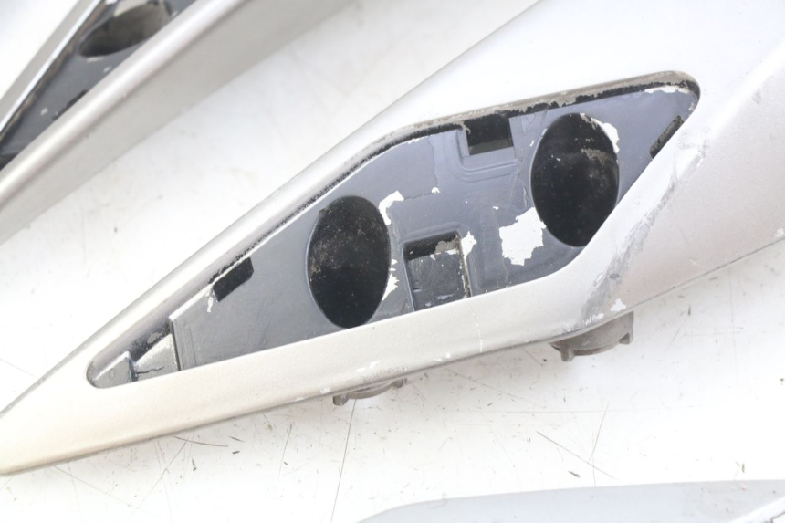 photo de POIGNEE ARRIERE PEUGEOT SATELIS 125 (2010 - 2012)