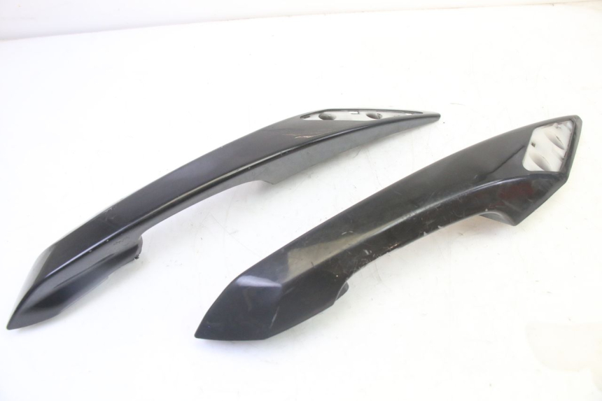 photo de POIGNEE ARRIERE PEUGEOT SATELIS 125 (2013 - 2018)