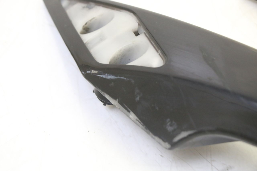 photo de POIGNEE ARRIERE PEUGEOT SATELIS 125 (2013 - 2018)