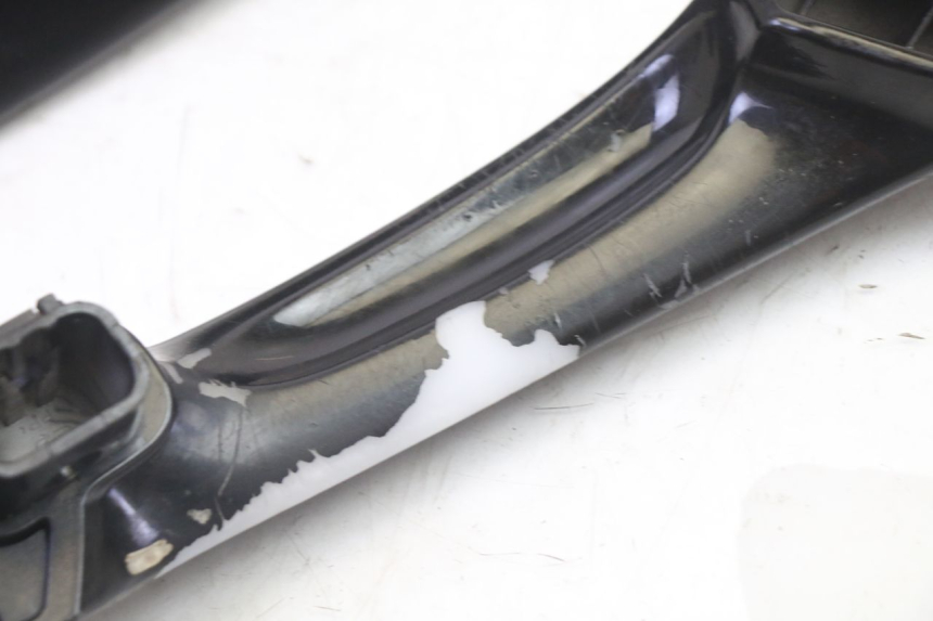 photo de POIGNEE ARRIERE PEUGEOT SATELIS 125 (2013 - 2018)