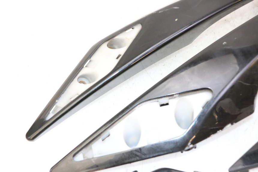 photo de POIGNEE ARRIERE PEUGEOT SATELIS 125 (2010 - 2012)