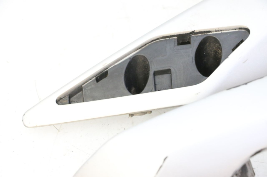 photo de POIGNEE ARRIERE PEUGEOT SATELIS 125 (2006 - 2009)