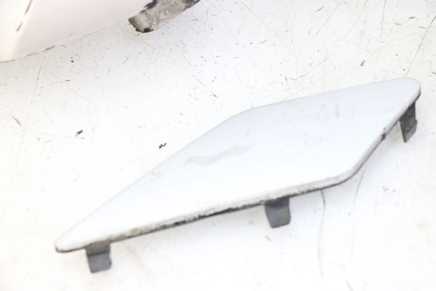 photo de POIGNEE ARRIERE PEUGEOT SATELIS 125 (2006 - 2009)