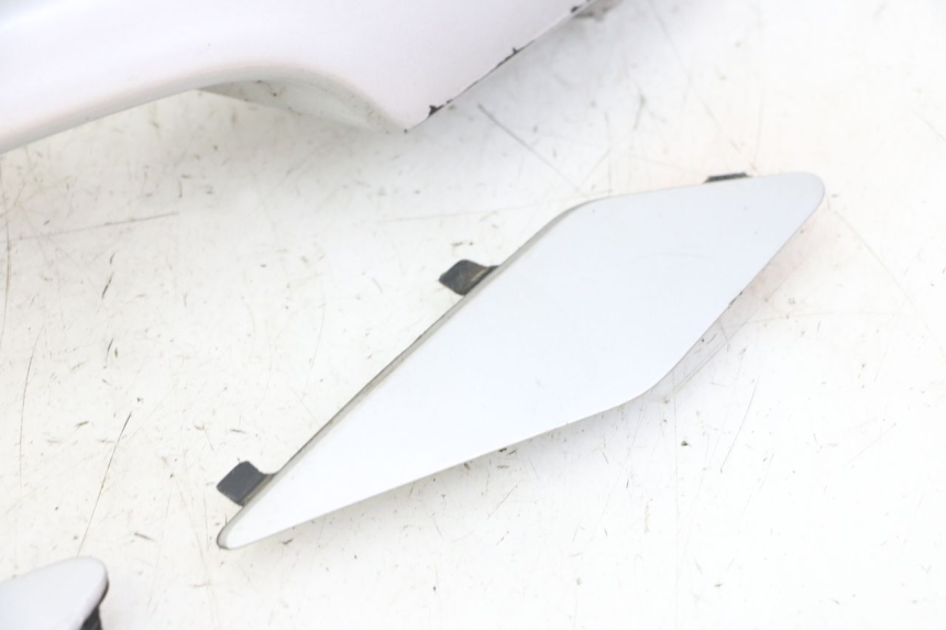 photo de POIGNEE ARRIERE PEUGEOT SATELIS 125 (2006 - 2009)