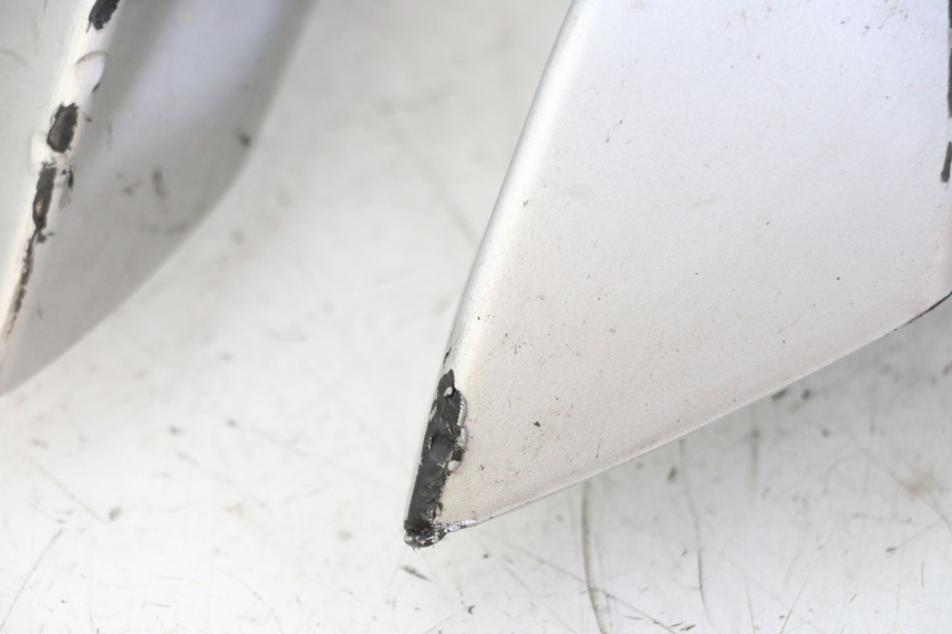 photo de POIGNEE ARRIERE PEUGEOT SATELIS 125 (2006 - 2009)