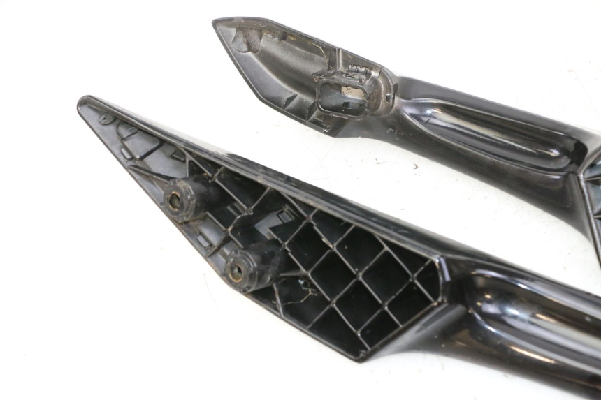 photo de POIGNEE ARRIERE PEUGEOT SATELIS 125 (2013 - 2018)