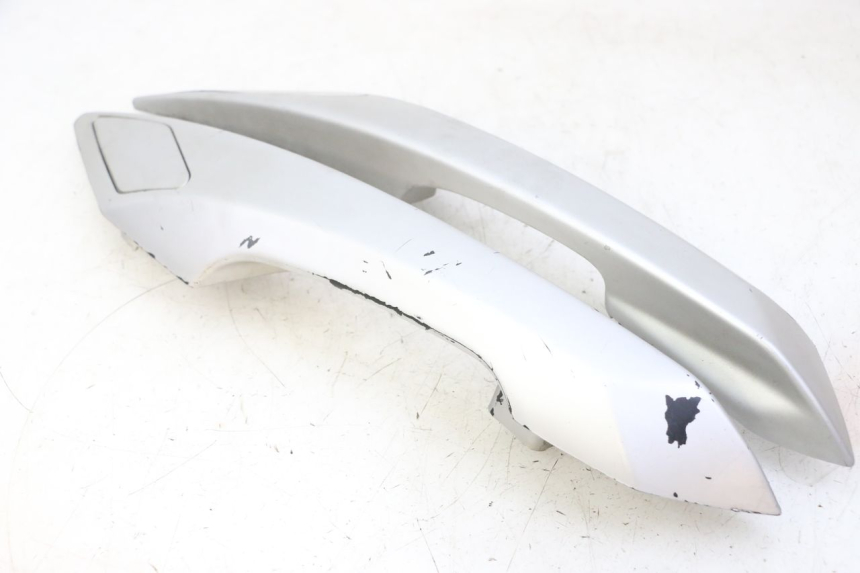 photo de POIGNEE ARRIERE PEUGEOT SATELIS 125 (2006 - 2009)