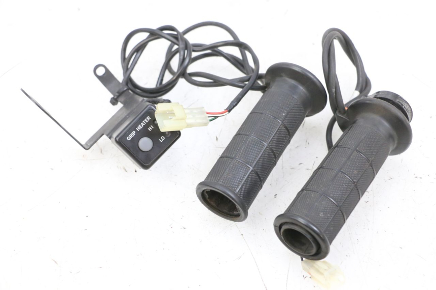 photo de POIGNEE DE GUIDON SUZUKI BURGMAN 650 (2013 - 2020)