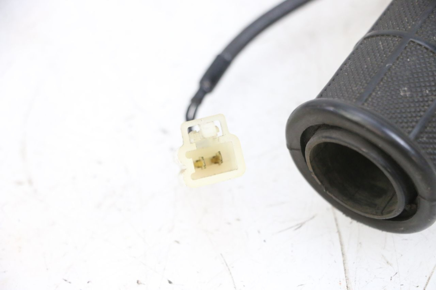 photo de POIGNEE DE GUIDON SUZUKI BURGMAN 650 (2013 - 2020)