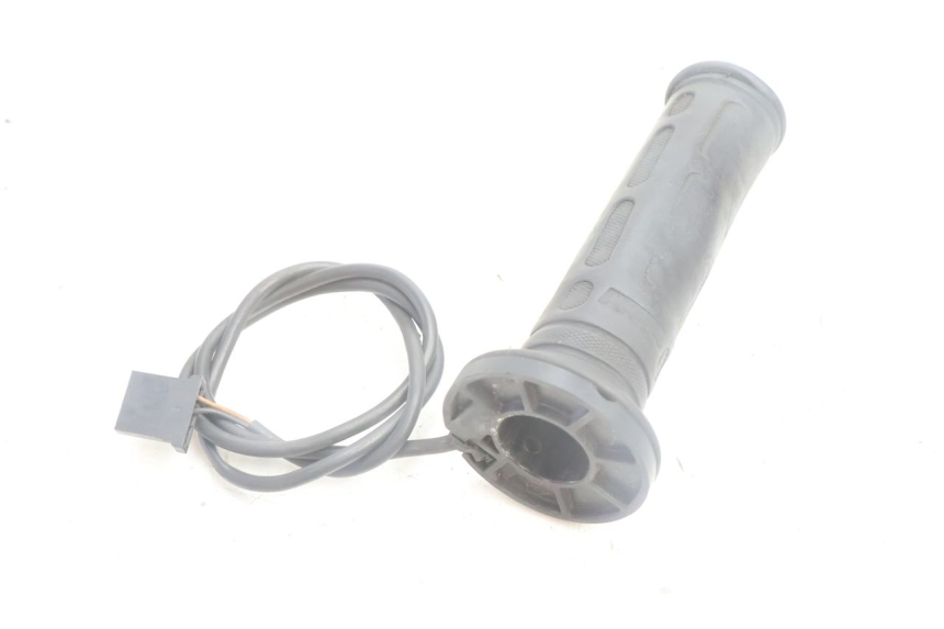 photo de POIGNEE DE GUIDON BMW C1 125 (2000 - 2003) - Gros plan technique