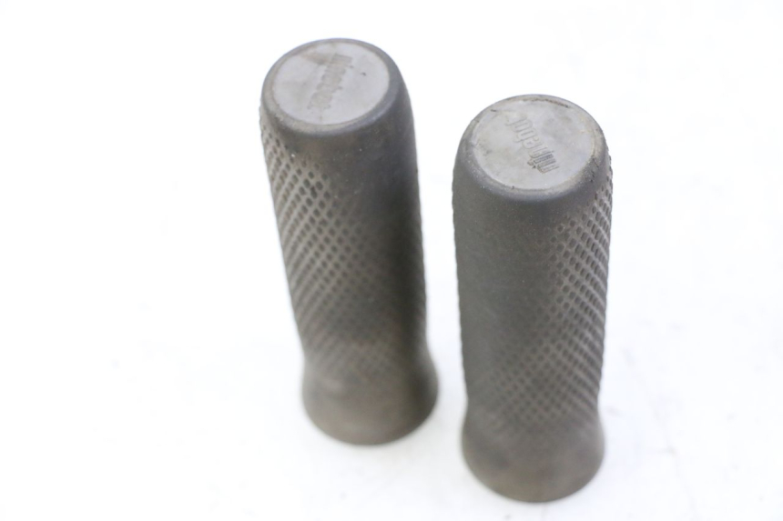 photo de POIGNEE DE GUIDON SEGWAY NINEBOT E2 1