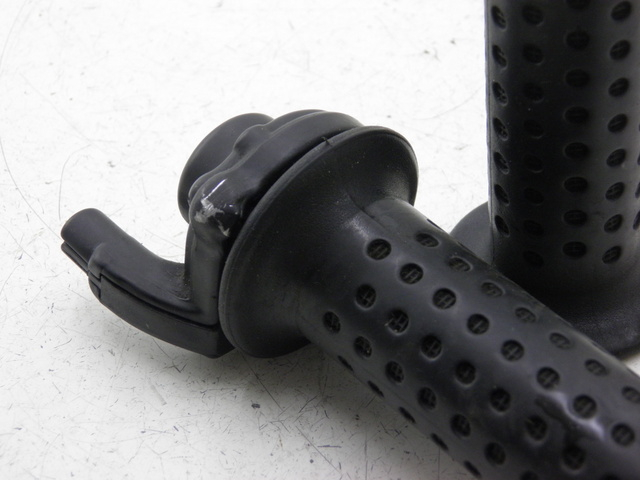 photo de POIGNEE DE GUIDON PIAGGIO MP3 RL 125 (2006 - 2014)