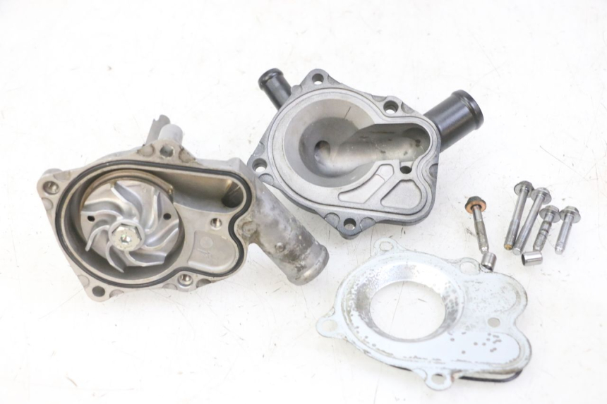 photo de POMPE A EAU HONDA CB R 1000 (2018 - 2023)