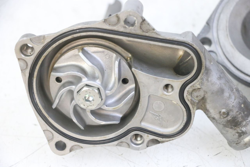photo de POMPE A EAU HONDA CB R 1000 (2018 - 2023)