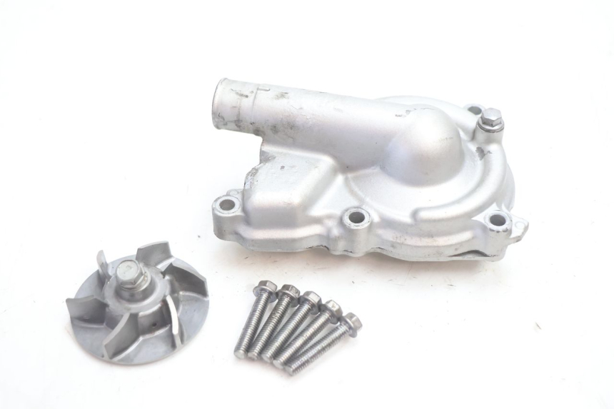 photo de POMPE A EAU KAWASAKI ER-6 ER6 N 650 (2005 - 2009) - Points de fixation
