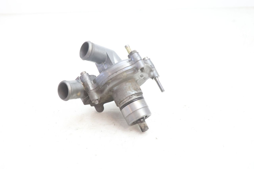 photo de POMPE A EAU YAMAHA FJR 1300 (2001 - 2005) - Autre angle de vue