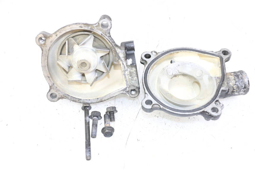 photo de POMPE A EAU KAWASAKI GTR 1000 (1994 - 2004) - Détail de la pièce