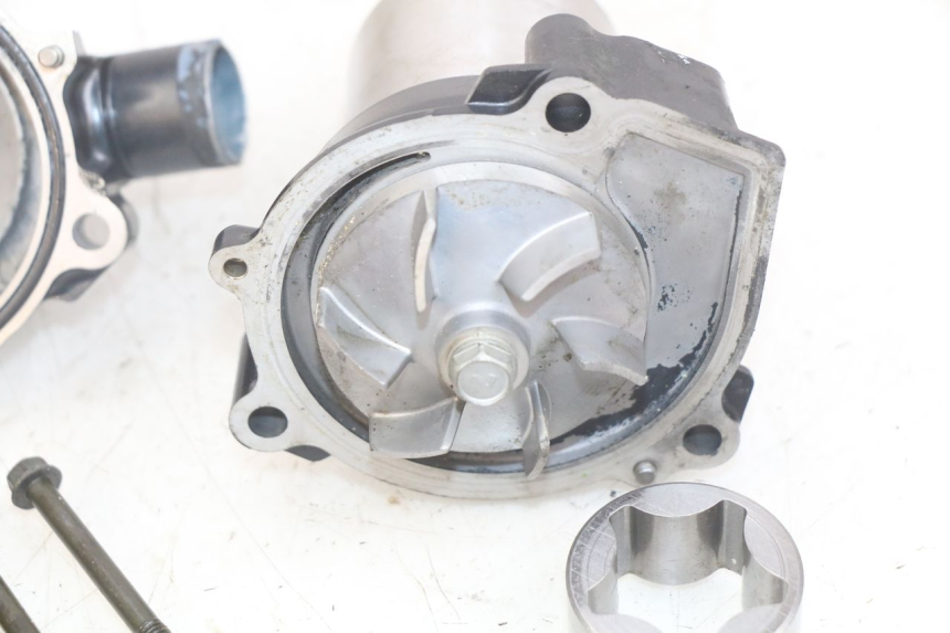 photo de POMPE A EAU KAWASAKI ZX-6R ZX6R 600 (1995 - 1997)