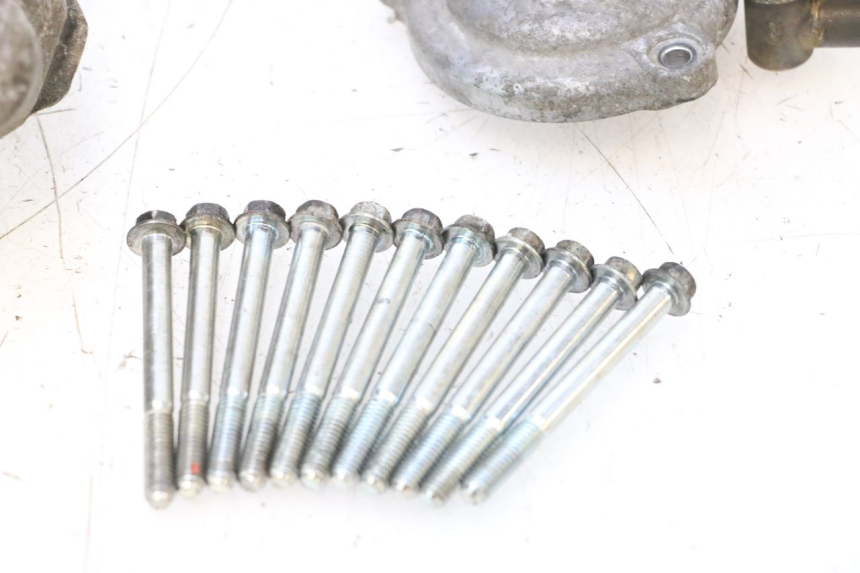 photo de POMPE A EAU PIAGGIO MP3 125 (2006 - 2014) - Autre angle de vue