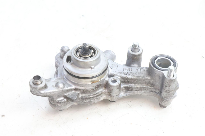 photo de POMPE A EAU YAMAHA N-MAX NMAX 125 (2021 - 2024) - Points de fixation