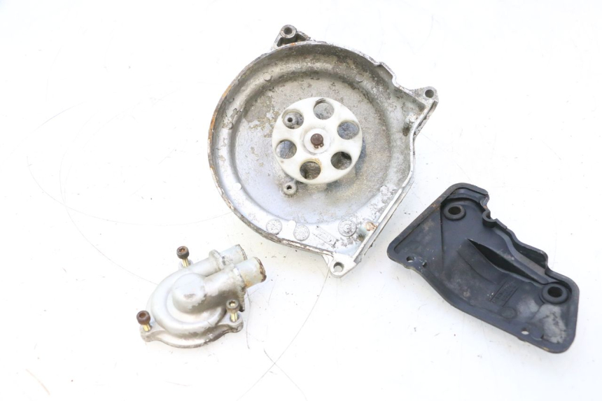 photo de POMPE A EAU MBK NITRO 50 (2004 - 2008) - Points de fixation