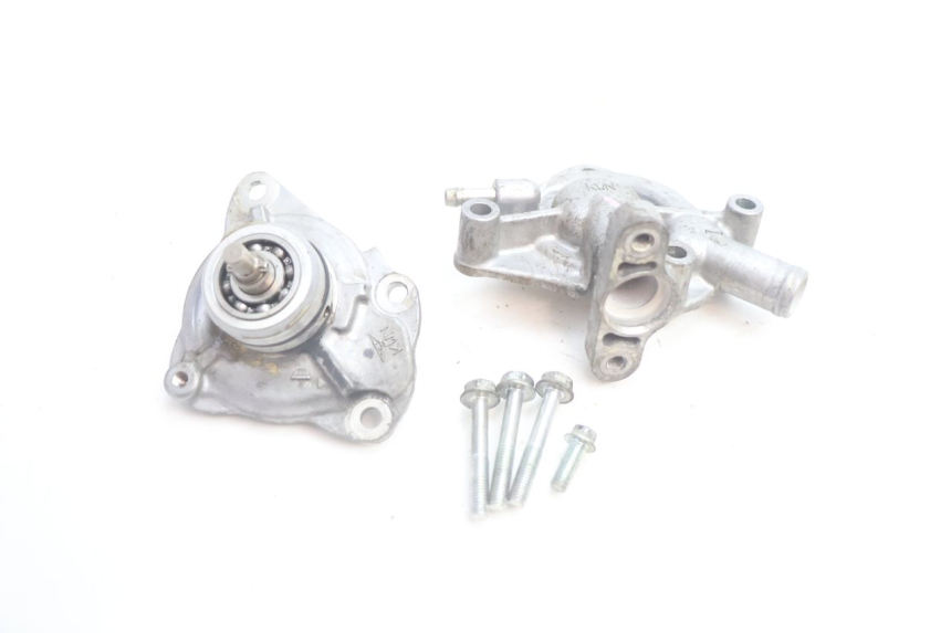 photo de POMPE A EAU HONDA PCX (JF28) 125 (2009 - 2011) - Gros plan technique