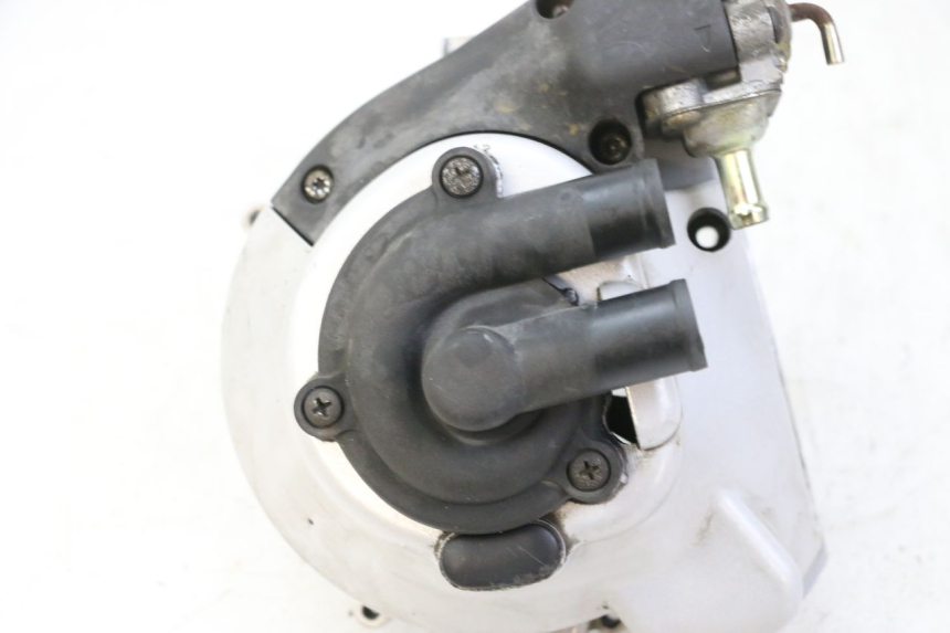 photo de POMPE A EAU PIAGGIO VESPA GRANTURISMO 200 (2004 - 2005)