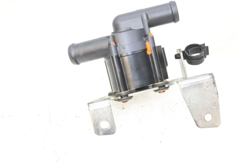 photo de POMPE A EAU PIAGGIO VESPA GTS SUPER IE 125 (2009 - 2016) - Points de fixation