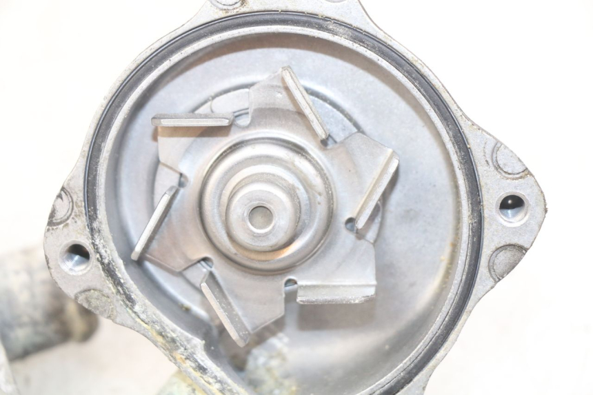 photo de POMPE A EAU HONDA VFR FI RC46 800 (1998 - 2001) - État de surface