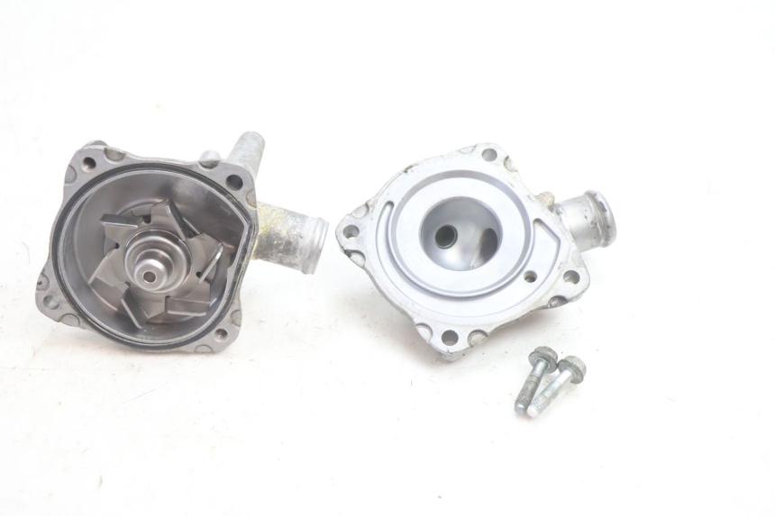 photo de POMPE A EAU HONDA VFR FI RC46 800 (1998 - 2001) - Vue principale