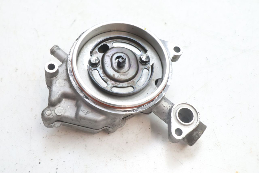 photo de POMPE A EAU YAMAHA X-MAX XMAX 125 (2010 - 2013) - Points de fixation
