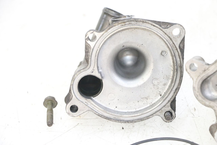 photo de POMPE A EAU YAMAHA FZS FAZER 600 (2001 - 2003)