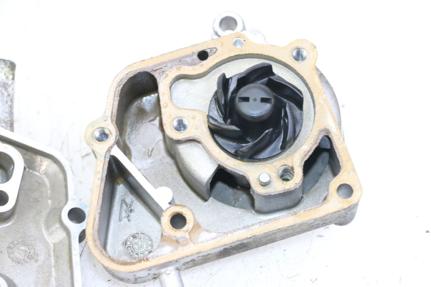 photo de POMPE A EAU YAMAHA YP MAJESTY 125 (2007 - 2010)