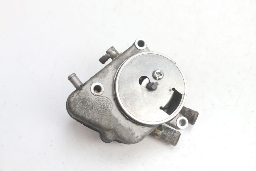 photo de POMPE A EAU YAMAHA YP MAJESTY 125 (1998 - 2001) - Gros plan technique