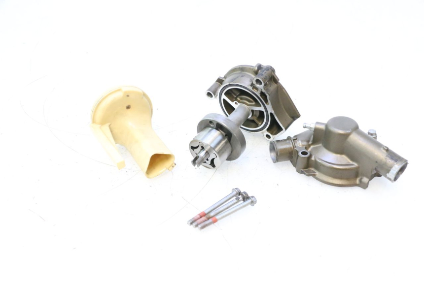 photo de POMPE A EAU KAWASAKI ZX-6R ZX6R 600 (2000 - 2002) - État de surface