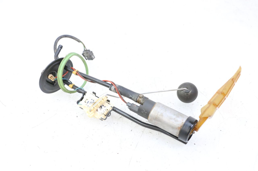 photo de POMPE A ESSENCE BMW C1 125 (2000 - 2003)