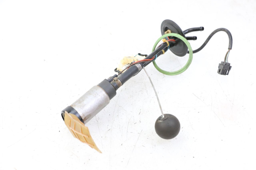 photo de POMPE A ESSENCE BMW C1 125 (2000 - 2003)