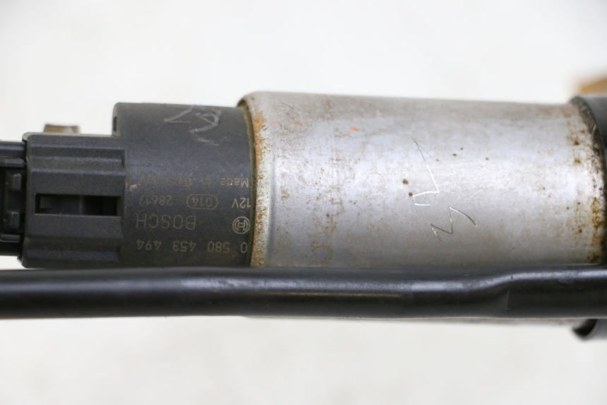 photo de POMPE A ESSENCE BMW C1 125 (2000 - 2003)