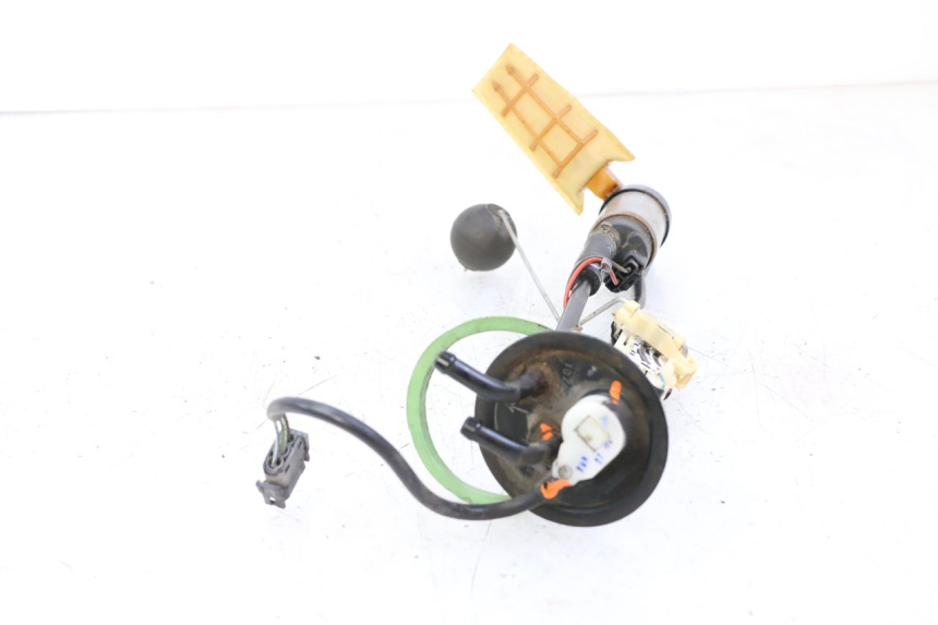 photo de POMPE A ESSENCE BMW C1 125 (2000 - 2003)