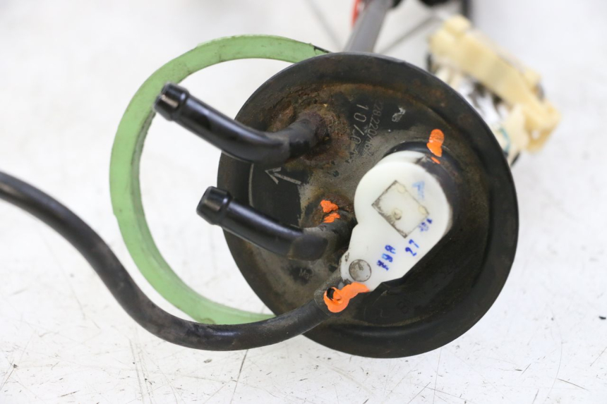 photo de POMPE A ESSENCE BMW C1 125 (2000 - 2003)