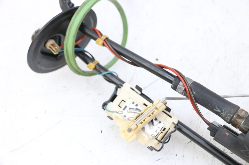 photo de POMPE A ESSENCE BMW C1 125 (2000 - 2003)