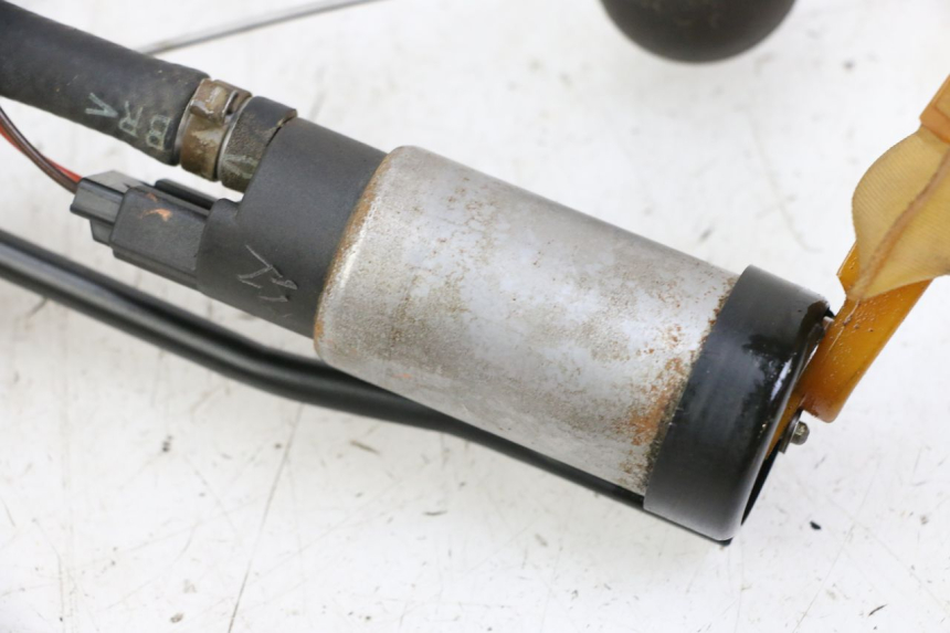 photo de POMPE A ESSENCE BMW C1 125 (2000 - 2003)