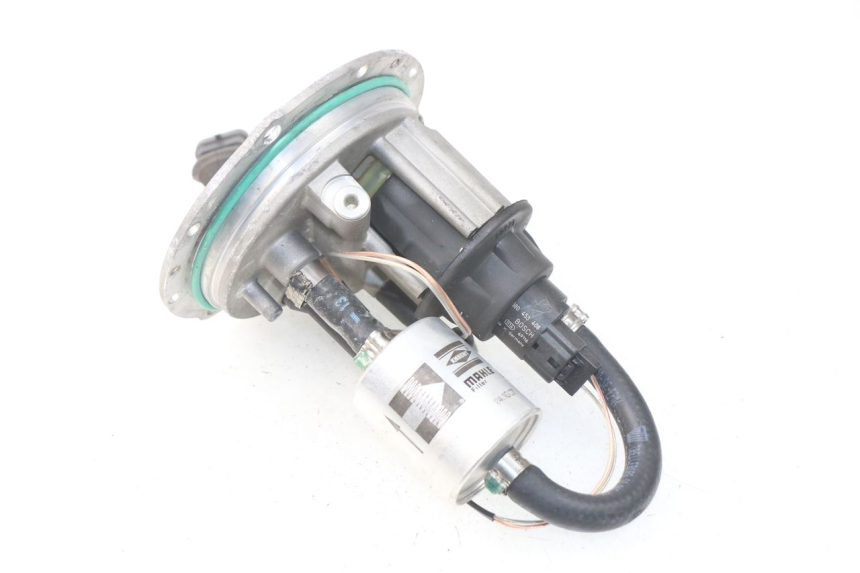photo de POMPE A ESSENCE MV AGUSTA BRUTALE R WALLY 910 (2008 - 2008)
